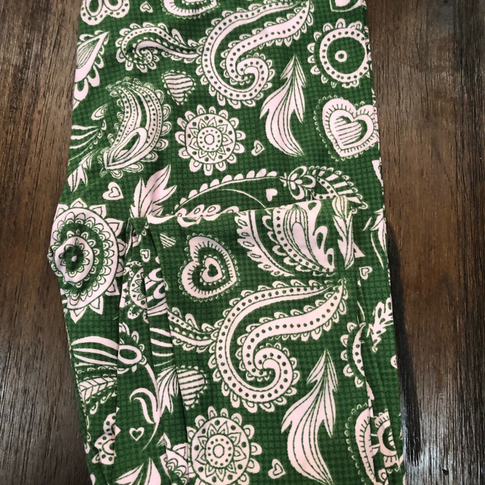 Lularoe leggings. TC. Lime green.Paisley
